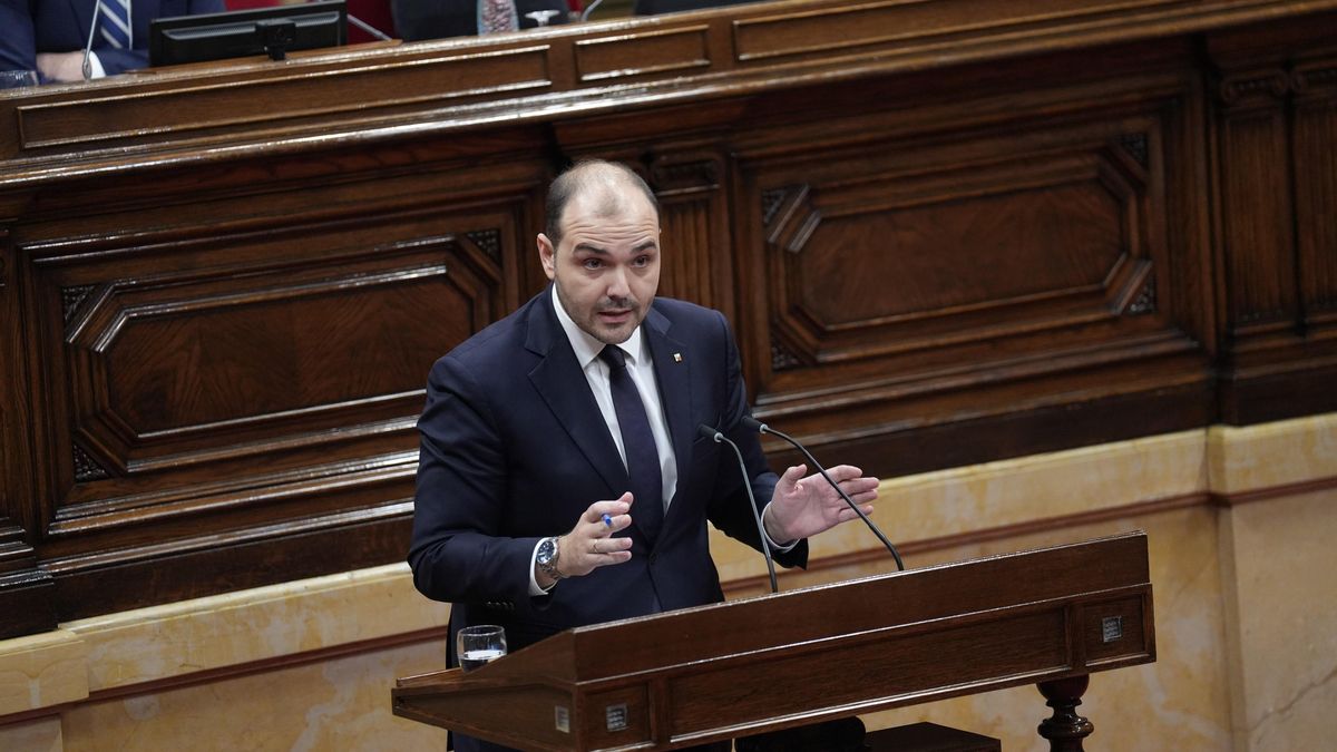 Dalmau atribuye la crisis de Rodalies a un «episodio meteorológico extremo» y pide perdón por no informar a los usuarios