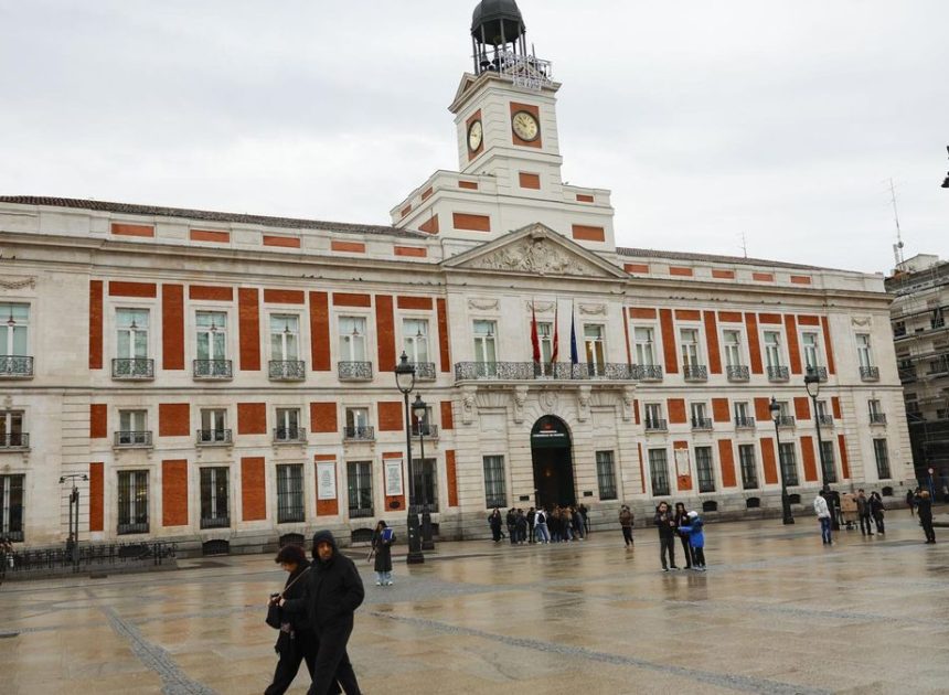 La borrasca Kristin se va de Madrid, pero sigue en aviso la sierra por nieve y rachas de viento muy fuertes