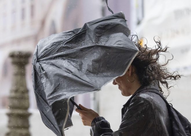 La borrasca Harry se despide con lluvias abundantes y olas de hasta seis metros