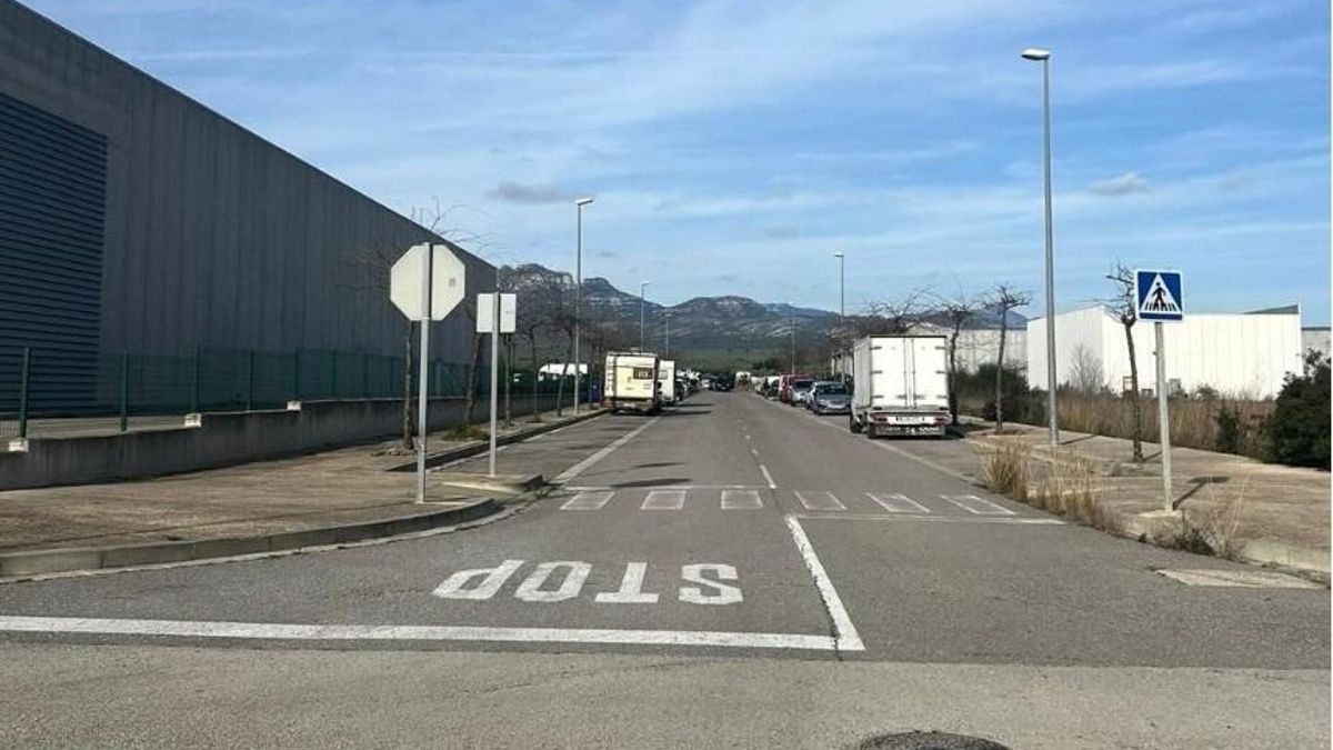 Los Mossos controlan una ‘rave’ en La Sènia (Tarragona) que reúne a un millar de personas desde fin de año