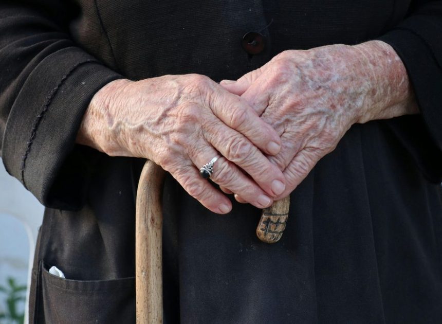 La longevidad es más hereditaria de lo que creíamos: los genes explican hasta el 55% de la esperanza de vida humana