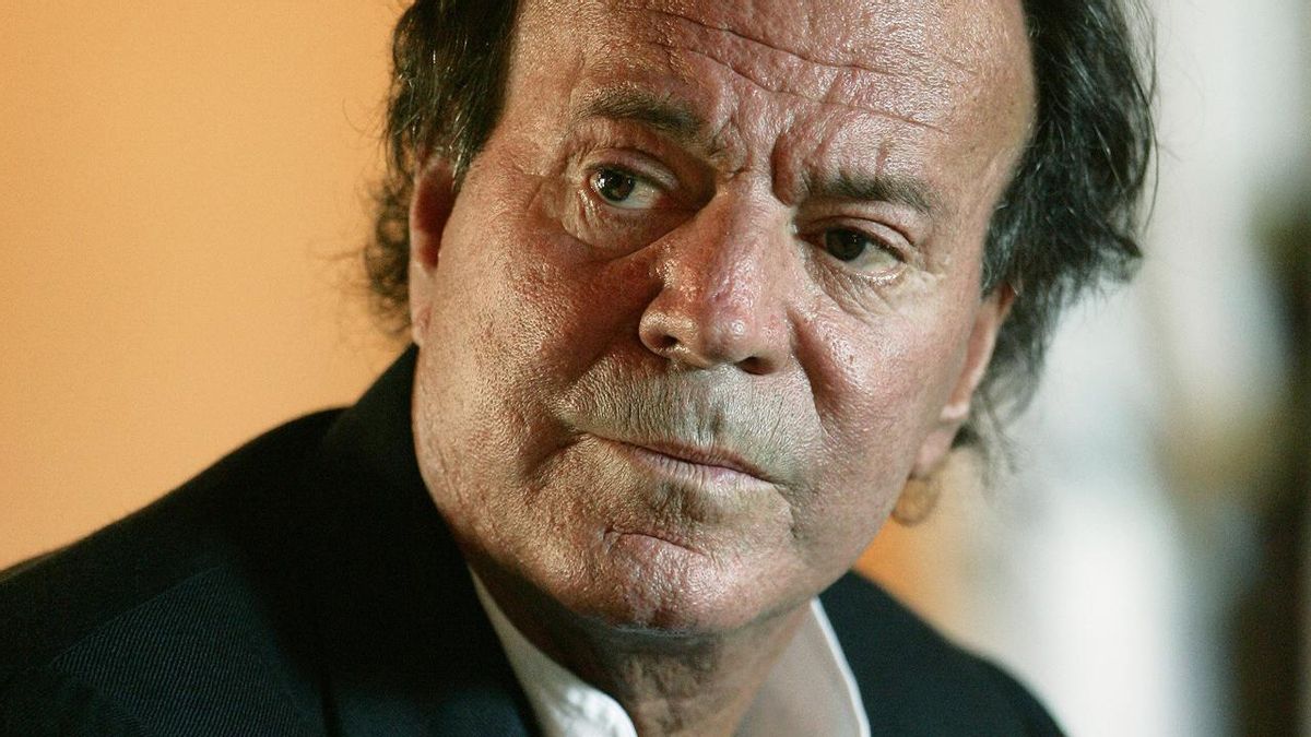 Former employees of Julio Iglesias’s mansions accuse the singer of sexual assault