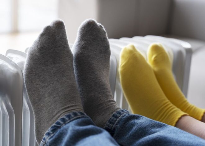 El tabaco, la falta de movimiento o la edad: una podóloga explica las razones por las que siempre tienes los pies fríos