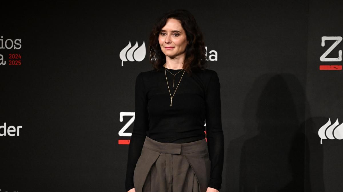 Las guerras culturales de Ayuso: de atacar al PSOE por Salazar a la defensa cerrada de Julio Iglesias