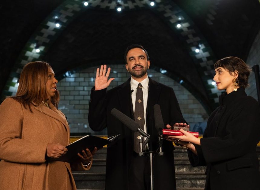 La toma de posesión de Mamdani en Nueva York: justo después de medianoche y en una histórica estación de Metro