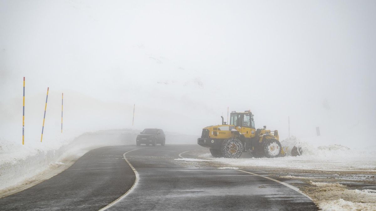 Nevadas en la Sierra madrileña con acumulación de más de 10 centímetros y lluvias en el resto de la Comunidad