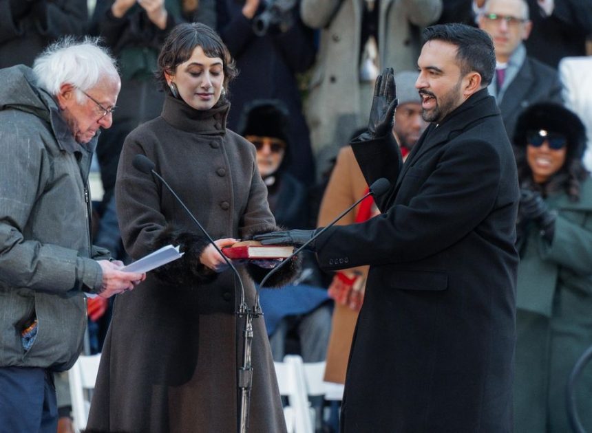 Mamdani toma las riendas de Nueva York: “Fui elegido como un socialista demócrata y gobernaré como tal”