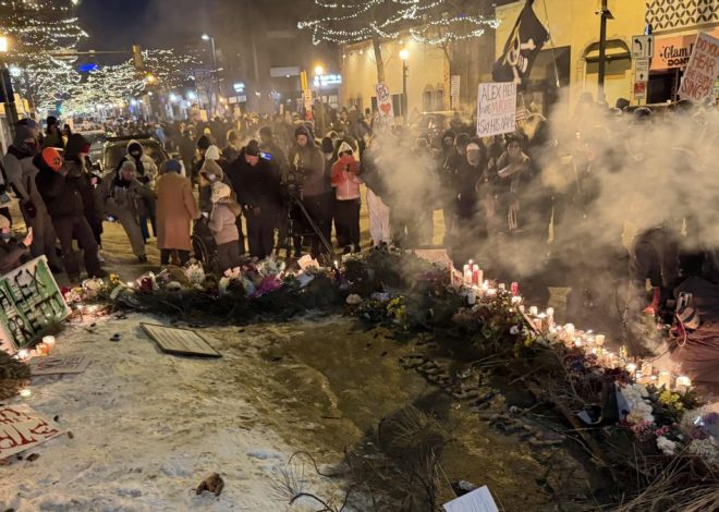 «¡Di su nombre, Alex Pretti; di su nombre, Alex Pretti!»: la vigilia a -22ºC por el último asesinado en Minneapolis a manos de agentes federales