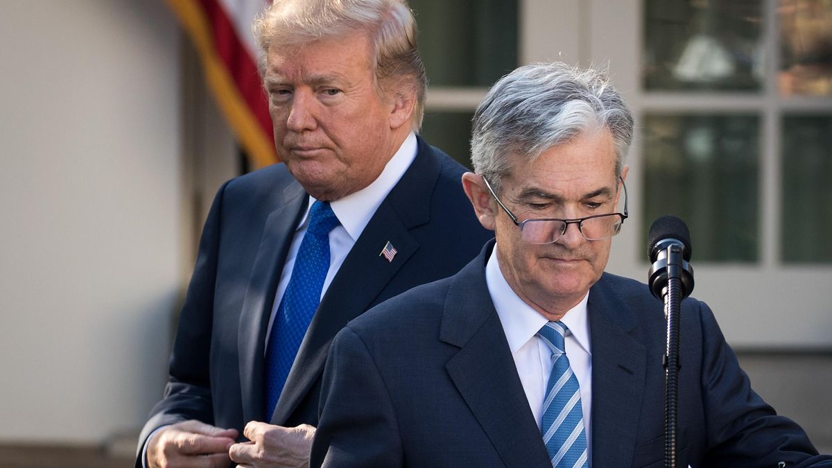 Antiguos presidentes de la Fed acusan a Trump de intentar «socavar» la independencia del organismo con la persecución contra Powell