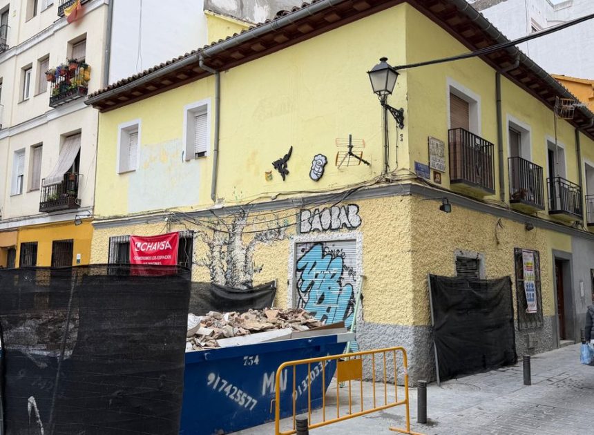 El Ayuntamiento de Madrid suspende el derribo del histórico edificio del Baobab en Lavapiés tras denunciarlo el PSOE