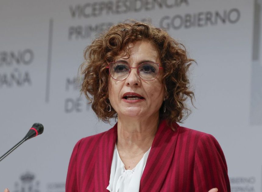 El Gobierno plantea aumentar la cesión del IRPF y el IVA a las comunidades: «Este modelo es más solidario que el actual»