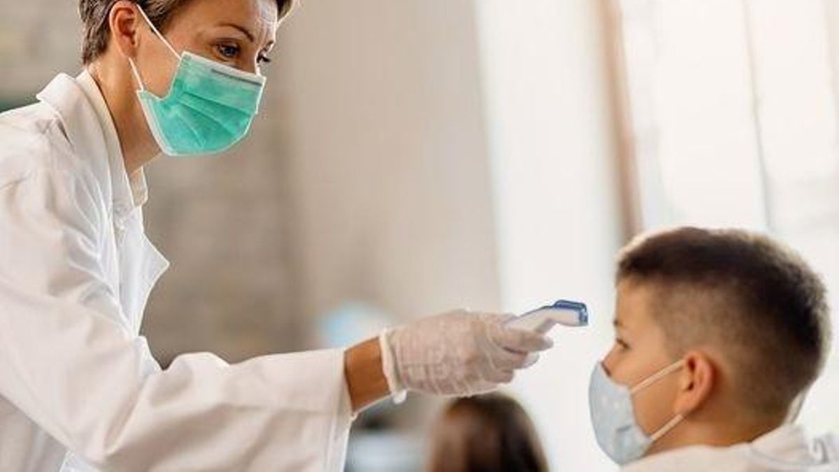 La falta de enfermeras escolares en Madrid deja a niños desatendidos y familias obligadas a cubrir su atención sanitaria