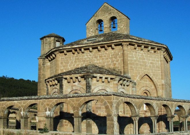 A menos de media hora de Pamplona: la misteriosa ermita medieval situada sobre un punto geodésico