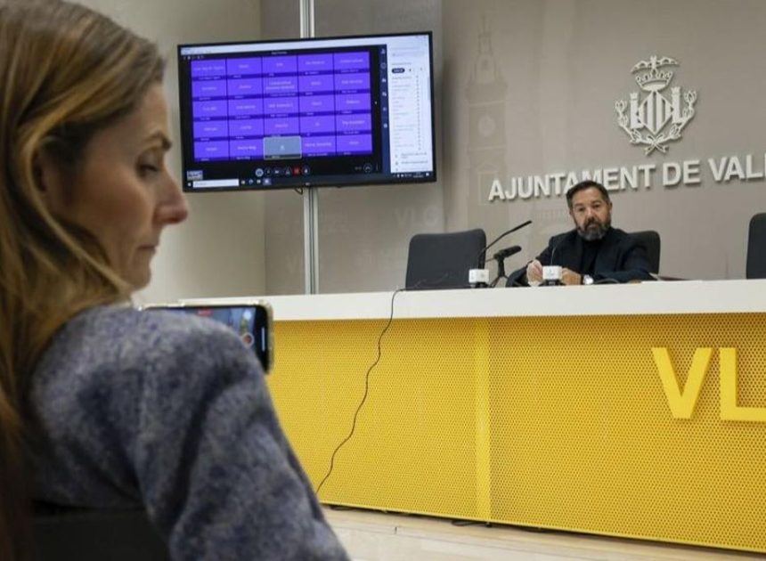 Catalá salva a la edil de Vox acusada de delito de odio: ventila el debate sobre su cese en diez minutos sin pronunciarse