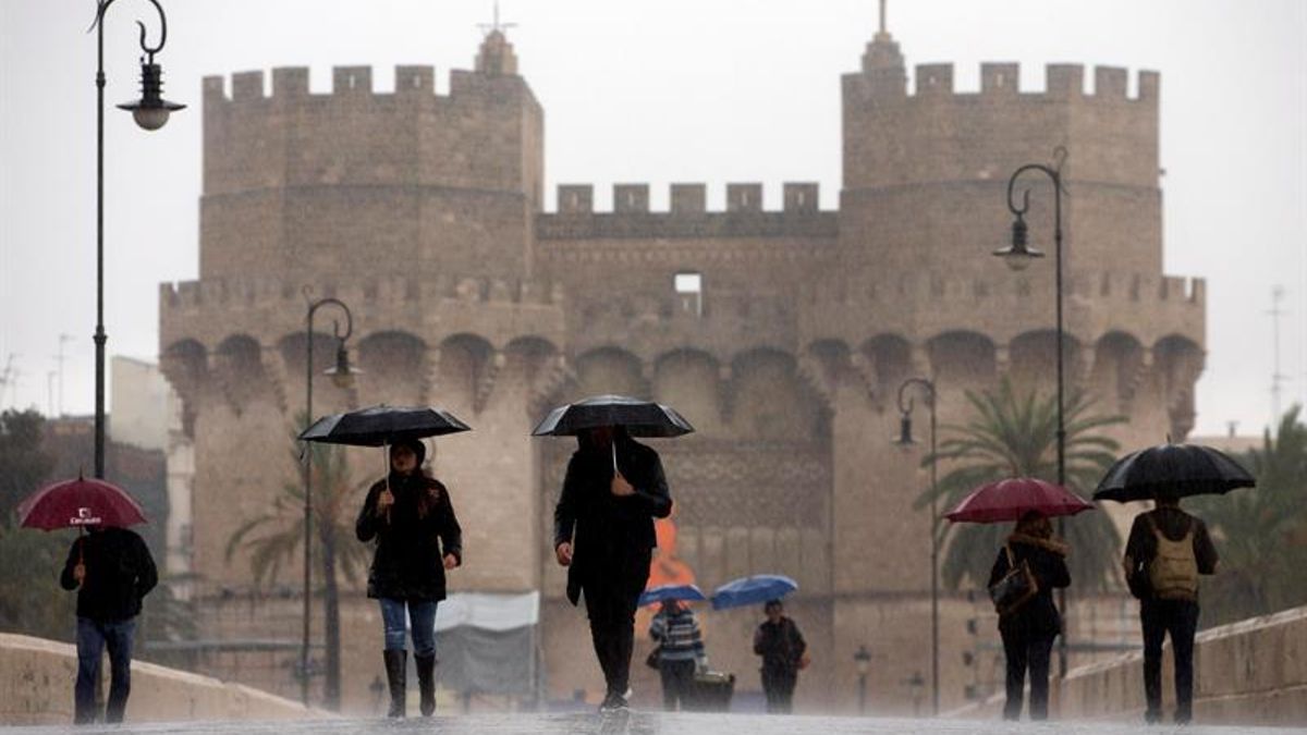 Un nuevo temporal trae lluvias y vientos fuertes en la costa mediterránea y deja 12 comunidades con avisos