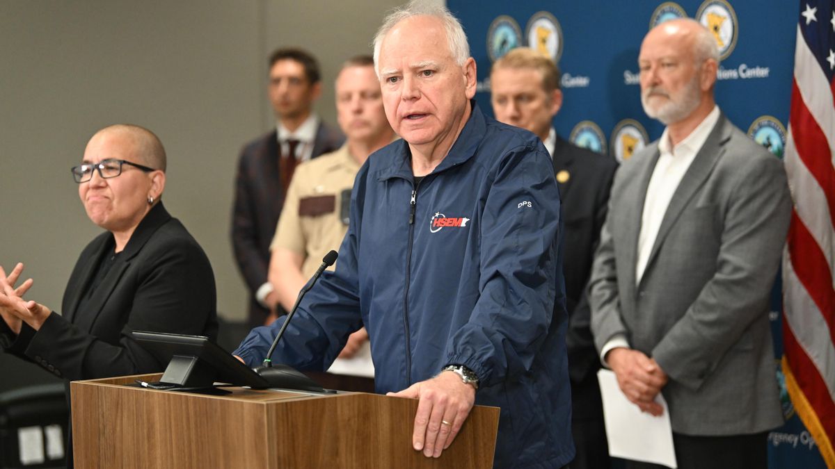 La Administración Trump lanza una investigación federal contra el gobernador de Minnesota por las protestas contra el asesinato del ICE