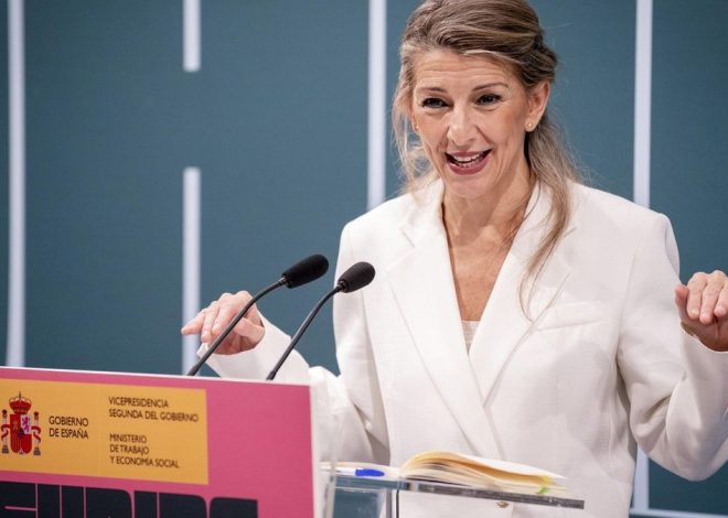 Trabajo propone subir el salario mínimo a 1.221 euros al mes y que no pague IRPF