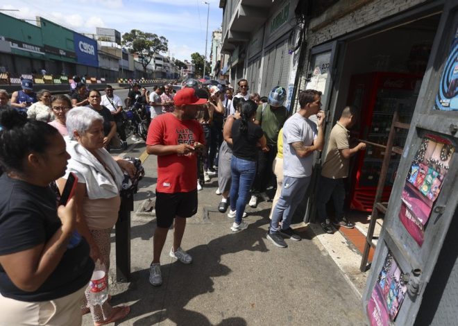 Pocas celebraciones y muchas colas en los supermercados en Caracas:  «Si querían la paz, esta no es la forma»