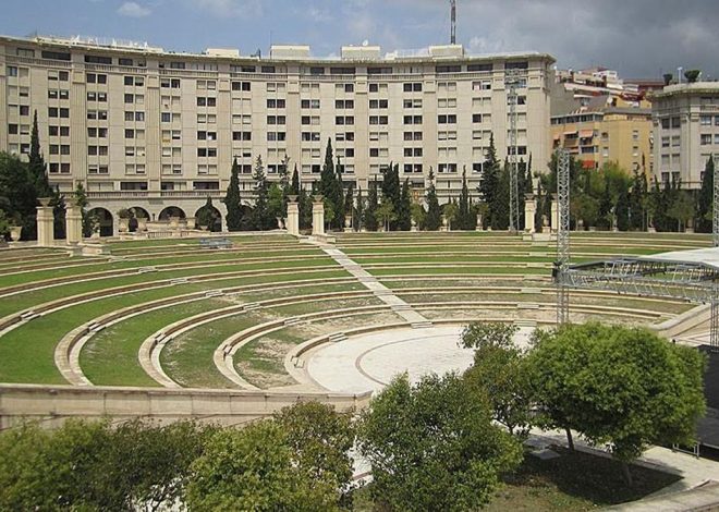 Compromís pide a Benidorm que retire el nombre de Julio Iglesias del auditorio tras las denuncias de agresiones sexuales