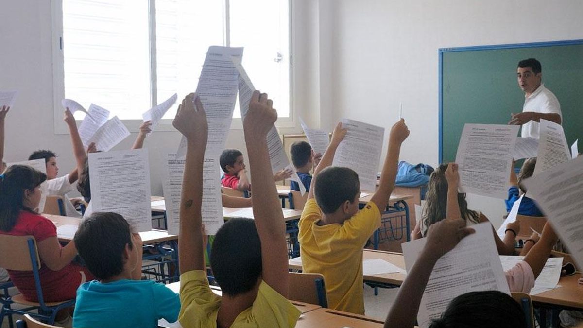 Lo que más hace sufrir al profesorado: burocracia que «sepulta», aulas masificadas y faltas de respeto