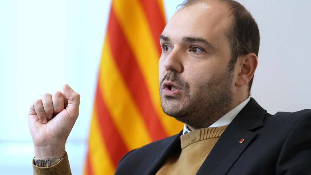 Albert Dalmau, el conseller todoterreno que sustituye a Illa hasta que pueda regresar