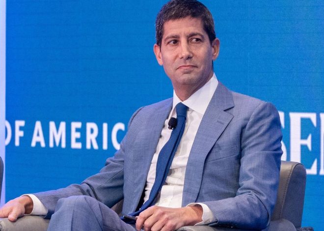 Kevin Warsh, ex miembro de la junta de gobernadores de la Fed, se perfila como el elegido por Trump para relevar a Powell