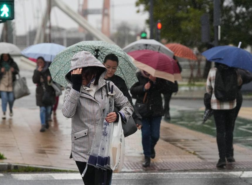 Las lluvias y el viento seguirán azotando este viernes a casi toda España