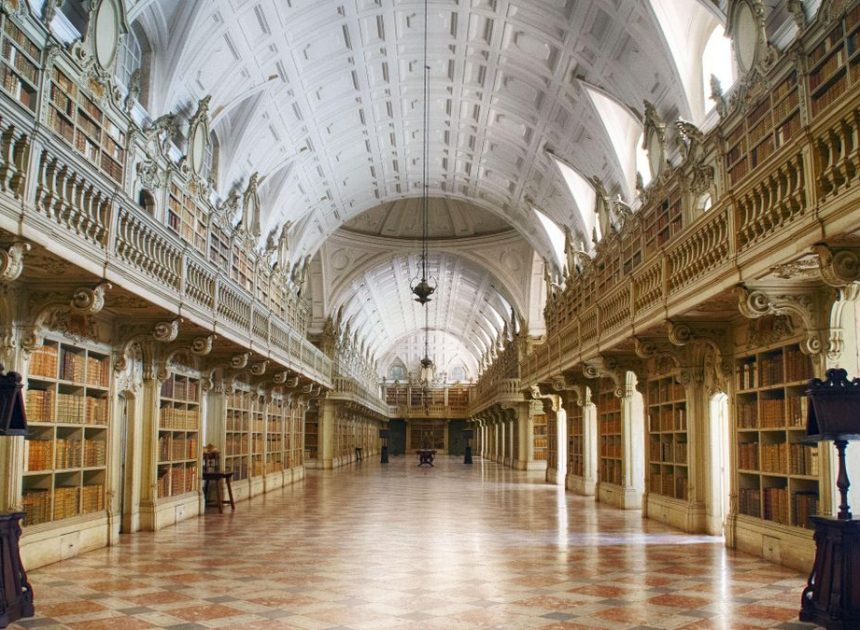 La magia de la biblioteca de Portugal con más de 40.000 metros cuadrados, recién restaurada y abierta de nuevo al público