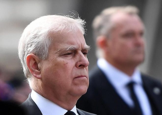 Los archivos de Epstein revelan nuevas imágenes y correos del expríncipe Andrés comprometedores