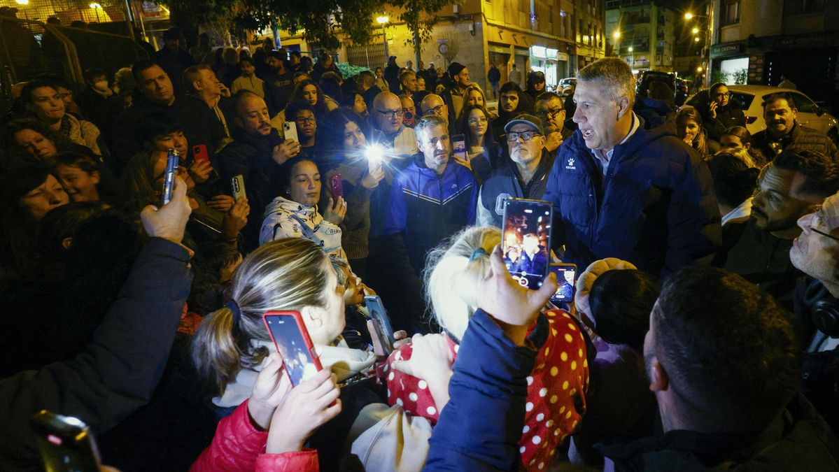 La Fiscalía investiga a Albiol por el macrodesalojo de migrantes de Badalona