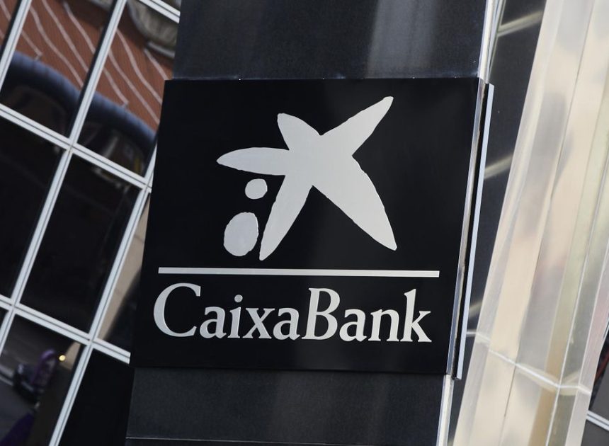 CaixaBank gana un 1,8% más en 2025 y logra un nuevo beneficio récord de 5.891 millones de euros