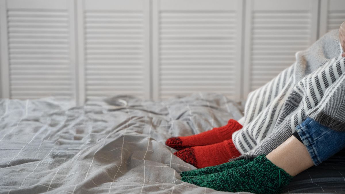 Camisetas térmicas, jerséis de lana o capas protectoras: las prendas que ayudan a combatir el frío dentro de casa