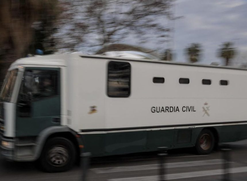Un hombre confiesa haber matado a un niño de 13 años después de entregarse a la Guardia Civil en Sueca