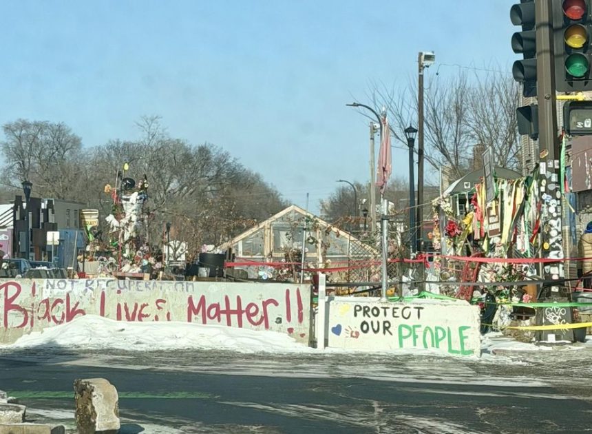 Movilización, resistencia y vídeos de móvil para que el trumpismo rinda cuentas por los asesinatos de Good y Pretti