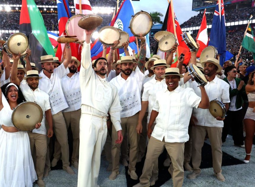 «Repugnante», «ilegal», «depravado» y «en español» ¿Por qué Trump y los MAGA odian tanto a Bad Bunny?