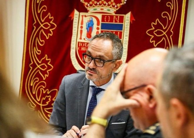 El alcalde de Móstoles no dimite tras la denuncia de acoso de una exconcejal porque la investigación en el PP fue archivada y ella no recurrió
