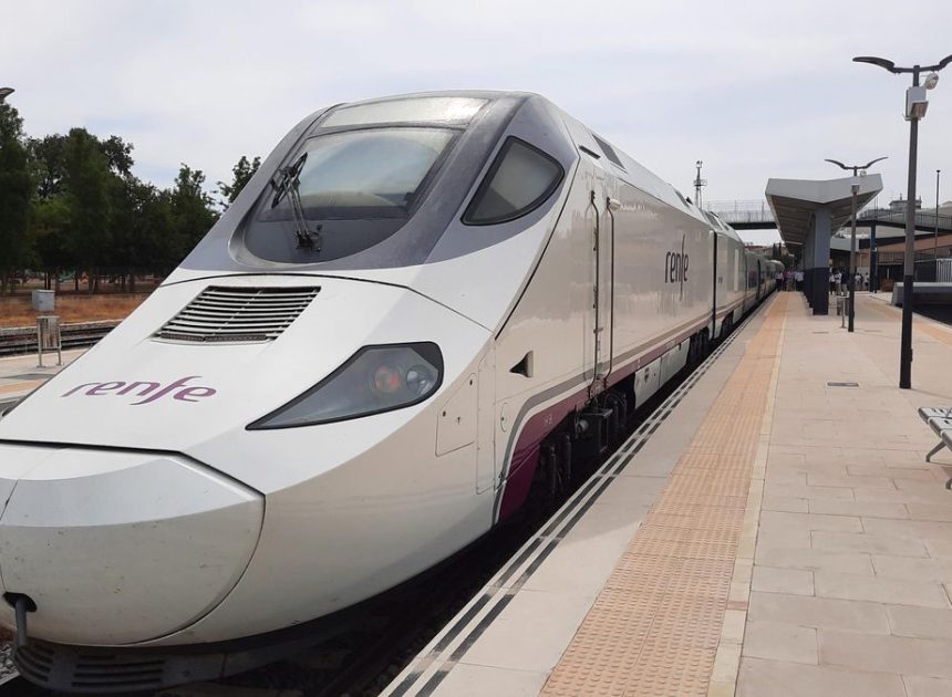 Renfe paraliza temporalmente la compra de los nuevos 30 trenes de alta velocidad por el accidente de Adamuz
