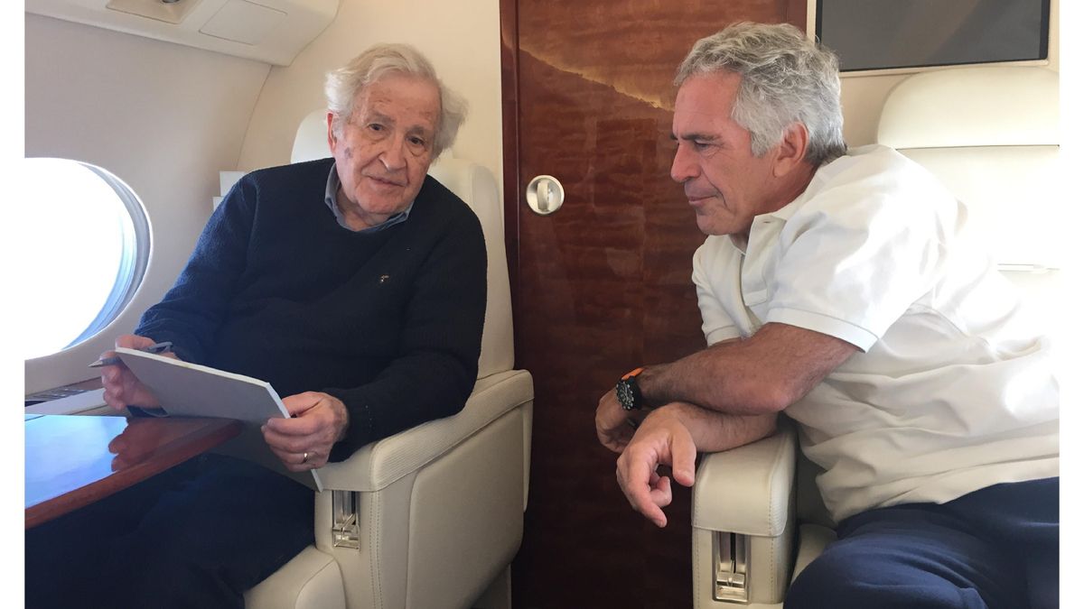 La mujer de Chomsky, sobre su relación con Epstein: «Fue un grave error, y pido disculpas por ello en nombre de los dos»