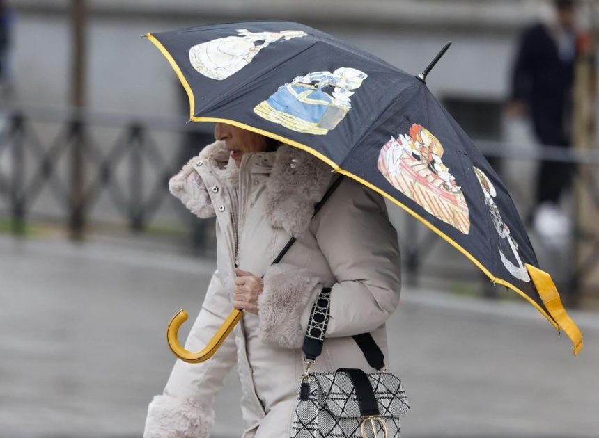 Miércoles con aviso amarillo por rachas fuertes en la Sierra y una lluvia que no cesa en Madrid
