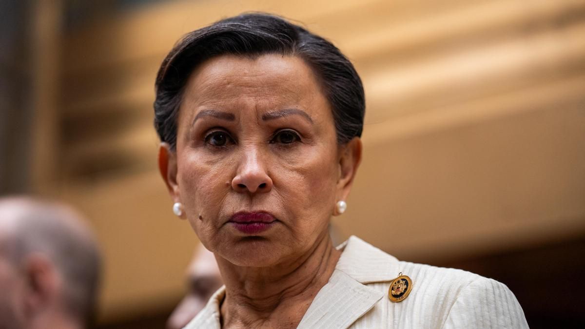 Nydia Velázquez, congresista demócrata: «EEUU está tratando de matar de hambre a los cubanos hasta que se rindan»