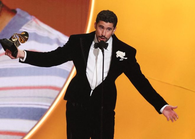 Bad Bunny llega a lo más alto en unos Grammy que por fin encumbran la música en español