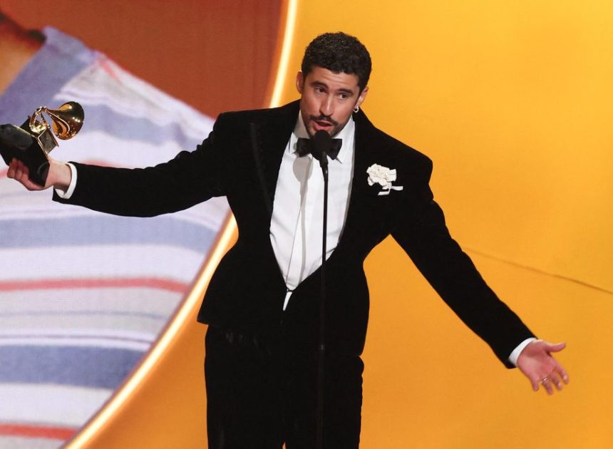 Bad Bunny llega a lo más alto en unos Grammy que por fin encumbran la música en español