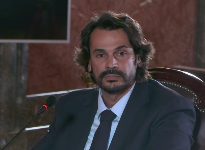 Nuevo paso hacia el juicio a la pareja de Ayuso: el juez le da diez días para defenderse de las peticiones de cárcel