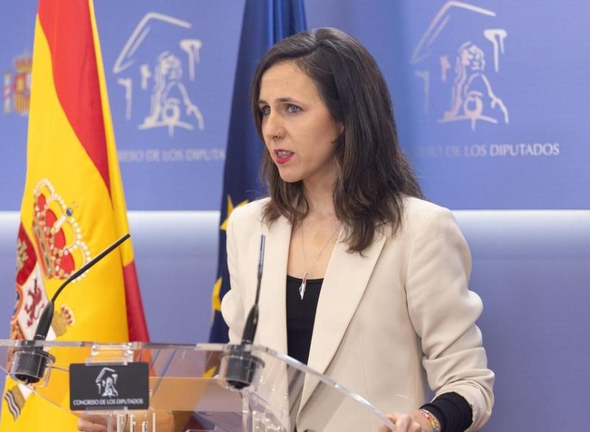 Ione Belarra contesta a Vito Quiles: «La gente tiene derecho a saber cuánto cobras y para quién trabajas»