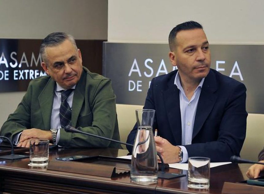 El órdago de Vox a Guardiola: exige Agricultura, Economía y una vicepresidencia que tendría Interior, Seguridad e Inmigración