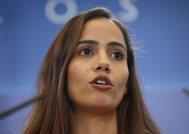 La diputada Tesh Sidi denuncia ante la Policía amenazas de muerte y mensajes de odio en redes: «Acabarás fusilada»