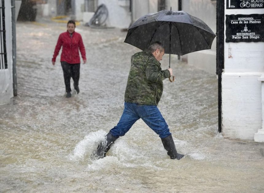 Estos son los municipios de Andalucía que mantienen los colegios cerrados por la borrasca Leonardo