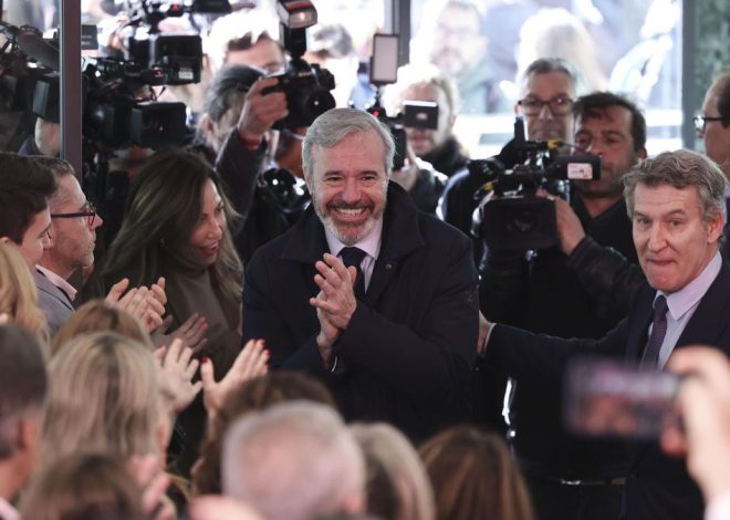 Azcón evita hacer autocrítica por la caída del PP en Aragón y la atribuye a que «se ha nacionalizado» el debate
