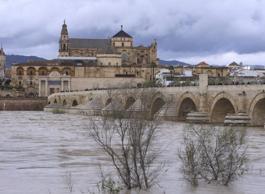 Andalucía cancela las clases este miércoles por el temporal en todos los centros educativos excepto Almería