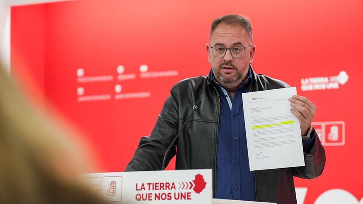 El alcalde de Mérida abre la puerta al diálogo entre PP y PSOE si Guardiola fracasa en la negociación con Vox